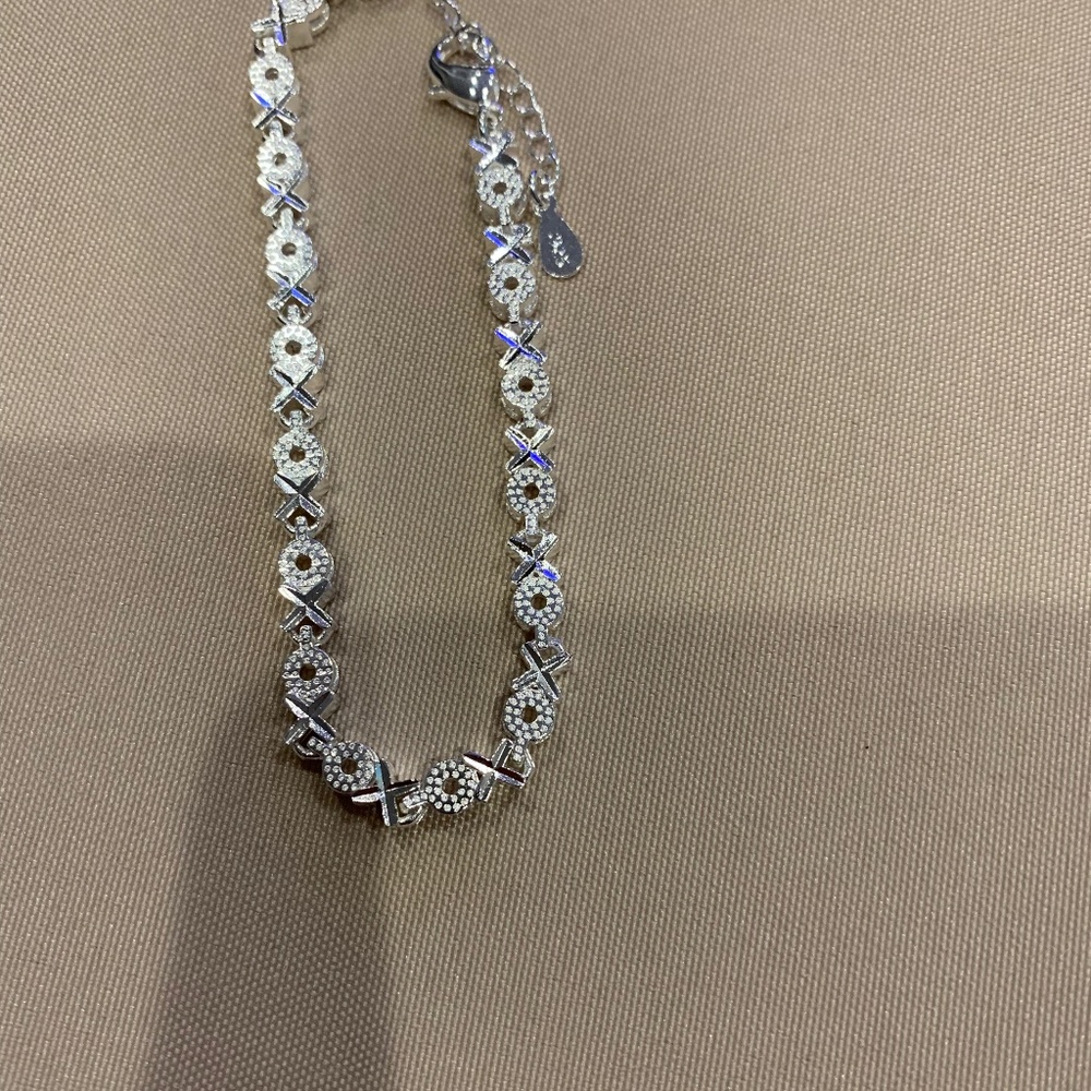 XO XO Silvertone Bracelet w/ Smoothe  X’s and Textured O’s